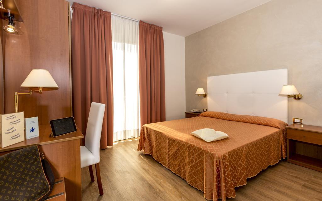 Touring Hotel 3*