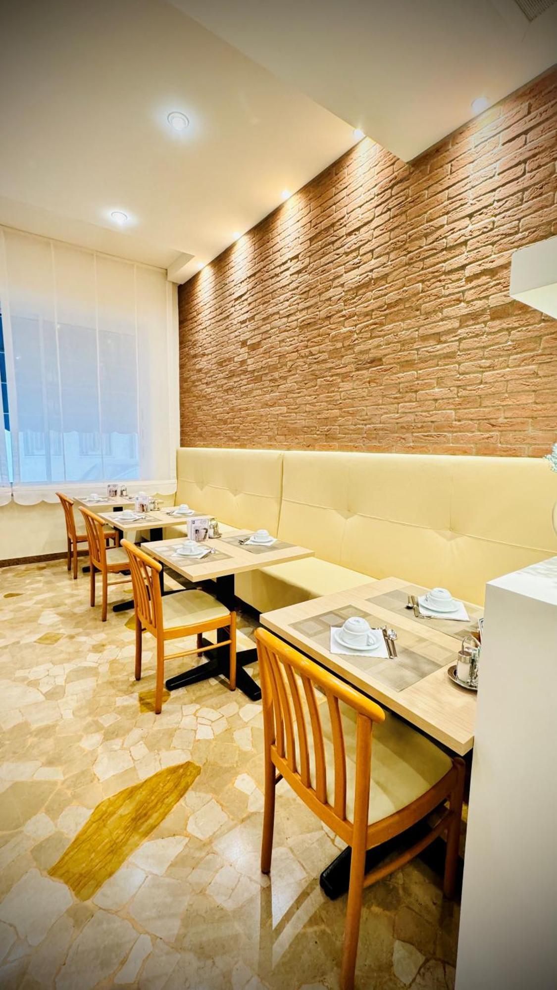 Hotel Touring 3*