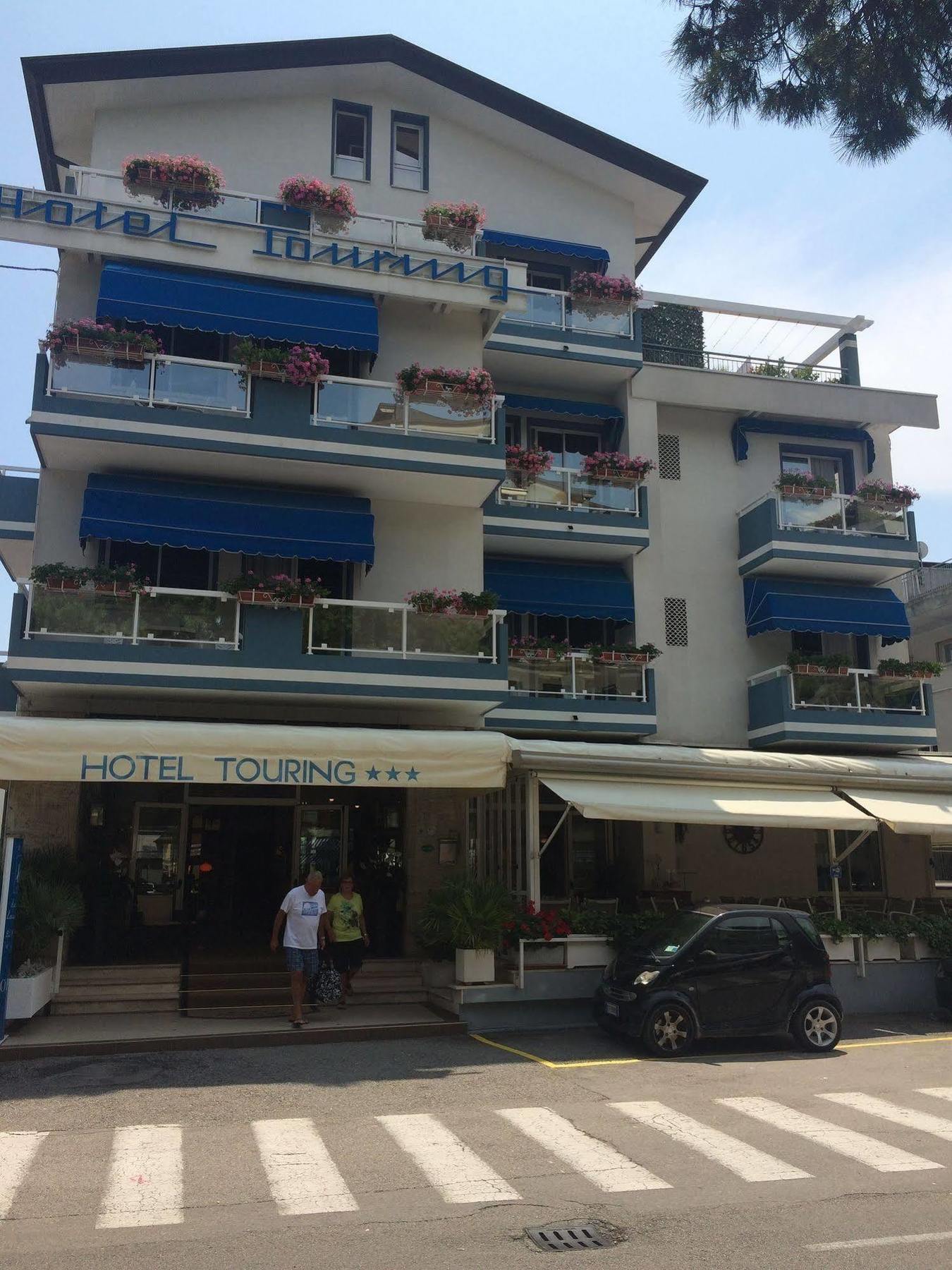 Touring Hotel
