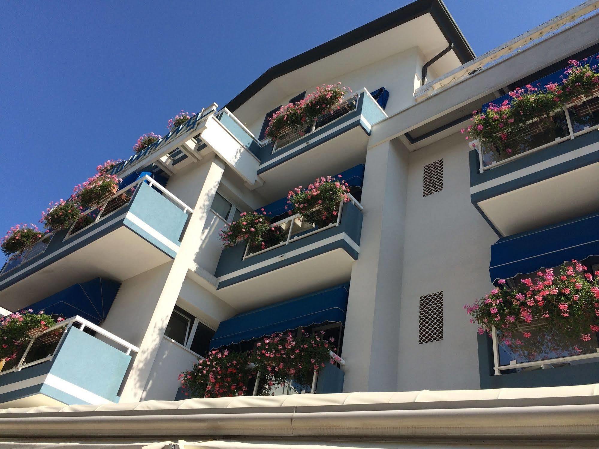 Touring Hotel